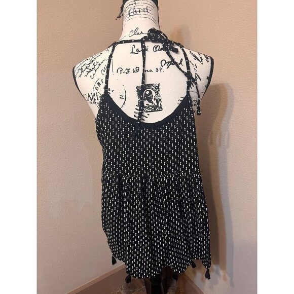 Ana halter neck top very cute - Picture 3 of 4